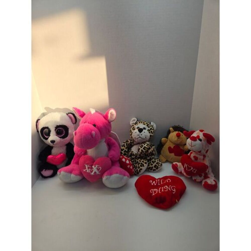 Valentine's Day Heart Theme Lot of 6 Plush Stuffed Animal‎ - Panda, Leopard